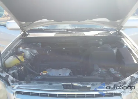 2004 Toyota Highlander z USA, uszkodzony, nr VIN JTEGD21A640086342